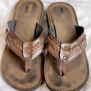 Clark size 9 dark brown leather sandals